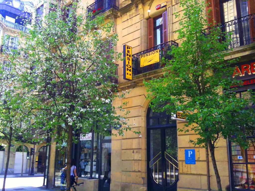 Pension Urumea San Sebastián Exterior photo