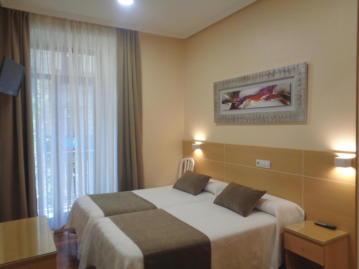 Pension Urumea San Sebastián Exterior photo